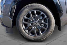 Toyota Sequoia Platinum 4WD (Natl) 2026