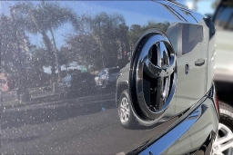 Toyota Sequoia Platinum 4WD (Natl) 2026