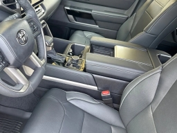 Toyota Sequoia Limited 4WD (Natl) 2026