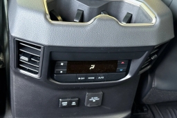 Toyota Sequoia Limited 4WD (Natl) 2026