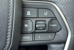 Toyota Sequoia Limited 4WD (Natl) 2026