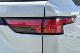 Toyota Sequoia Limited 4WD (Natl) 2026