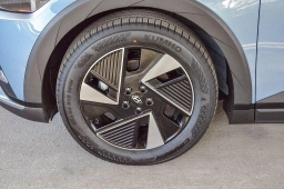 Hyundai IONIQ 5 SE Standard Range RWD 2026