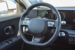 Hyundai IONIQ 5 SE Standard Range RWD 2026