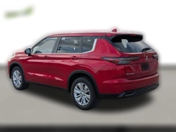 Mitsubishi Outlander ES FWD 2025