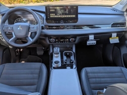 Mitsubishi Outlander SE FWD 2025