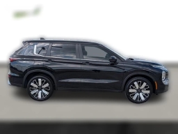 Mitsubishi Outlander SE FWD 2025