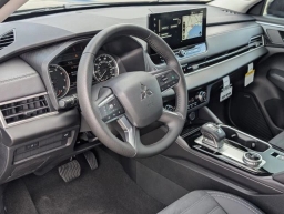 Mitsubishi Outlander SE FWD 2025