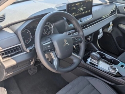 Mitsubishi Outlander SE FWD 2025