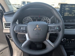 Mitsubishi Outlander SE FWD 2025