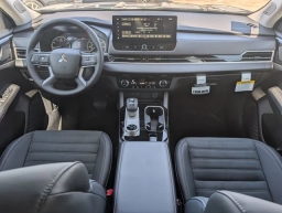 Mitsubishi Outlander SE FWD 2025