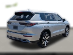 Mitsubishi Outlander SE FWD 2025