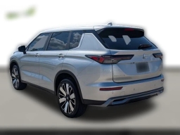 Mitsubishi Outlander SE FWD 2025