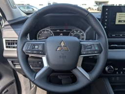 Mitsubishi Outlander SE FWD 2025