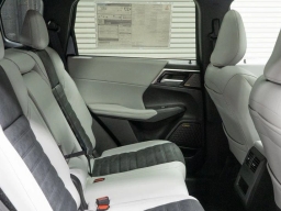 Mitsubishi Outlander SE FWD 2026