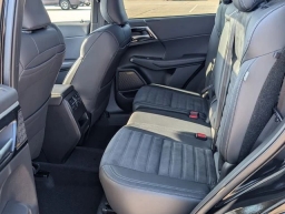 Mitsubishi Outlander SE FWD 2026