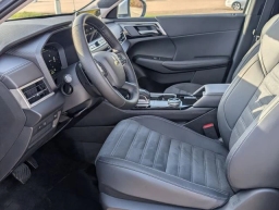 Mitsubishi Outlander SE FWD 2026