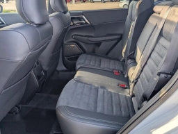 Mitsubishi Outlander SE FWD 2026