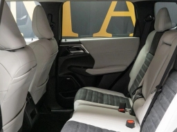 Mitsubishi Outlander SE FWD 2026