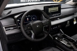 Mitsubishi Outlander SE FWD 2026