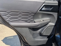 Mitsubishi Outlander SEL FWD 2025