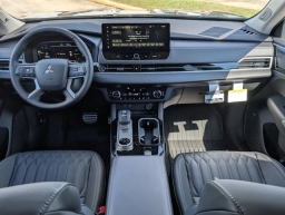 Mitsubishi Outlander SEL FWD 2025