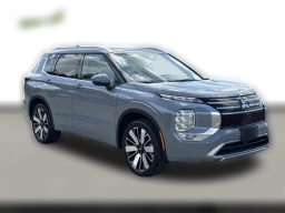 Mitsubishi Outlander SEL FWD 2025