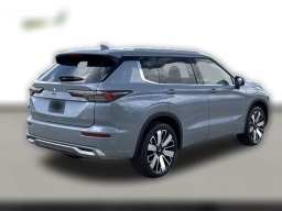 Mitsubishi Outlander SEL FWD 2025