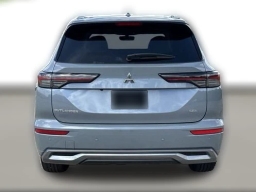 Mitsubishi Outlander SEL FWD 2025