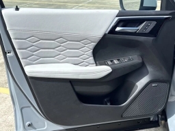 Mitsubishi Outlander SEL FWD 2025