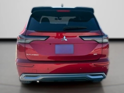 Mitsubishi Outlander SEL FWD 2026