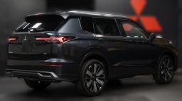 Mitsubishi Outlander SEL FWD 2026