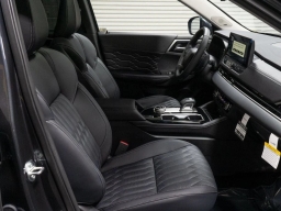 Mitsubishi Outlander SEL FWD 2026