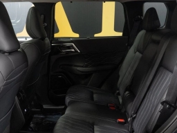 Mitsubishi Outlander SEL FWD 2026