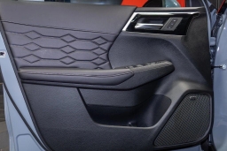 Mitsubishi Outlander SEL FWD 2026