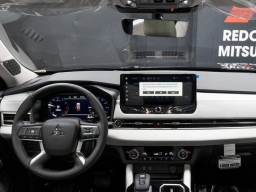 Mitsubishi Outlander SE S-AWC 2025