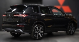 Mitsubishi Outlander SE S-AWC 2025