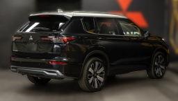 Mitsubishi Outlander Platinum Edition S-AWC 2025