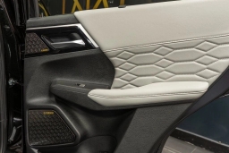 Mitsubishi Outlander Platinum Edition S-AWC 2025