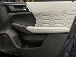 Mitsubishi Outlander Platinum Edition S-AWC 2025