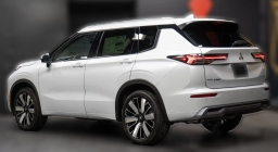Mitsubishi Outlander SEL S-AWC 2026