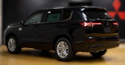 Mitsubishi Outlander Plug-In Hybrid ES S-AWC 2025