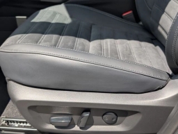 Mitsubishi Outlander Plug-In Hybrid SE S-AWC 2025