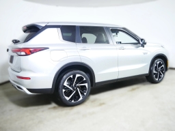 Mitsubishi Outlander Plug-In Hybrid SE S-AWC 2025