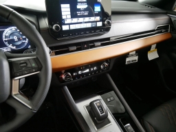 Mitsubishi Outlander Plug-In Hybrid SEL S-AWC 2025