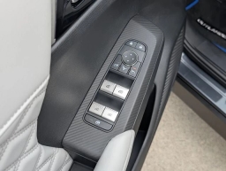 Mitsubishi Outlander Plug-In Hybrid SEL S-AWC 2025