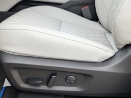 Mitsubishi Outlander Plug-In Hybrid SEL S-AWC 2025