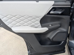 Mitsubishi Outlander Plug-In Hybrid SEL S-AWC 2025