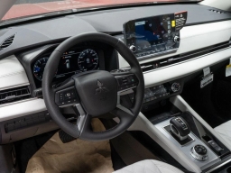 Mitsubishi Outlander Plug-In Hybrid SEL S-AWC 2025