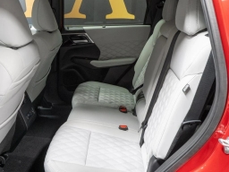 Mitsubishi Outlander Plug-In Hybrid SEL S-AWC 2025